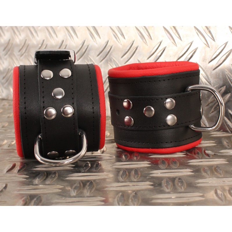 Leather handcuff Padding Black/Red